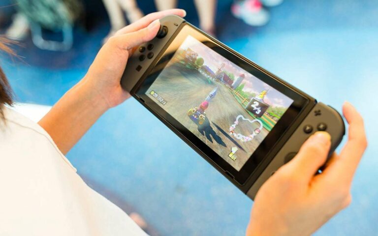 Top Portable Gaming Consoles to Consider for Your 2024 Purchase