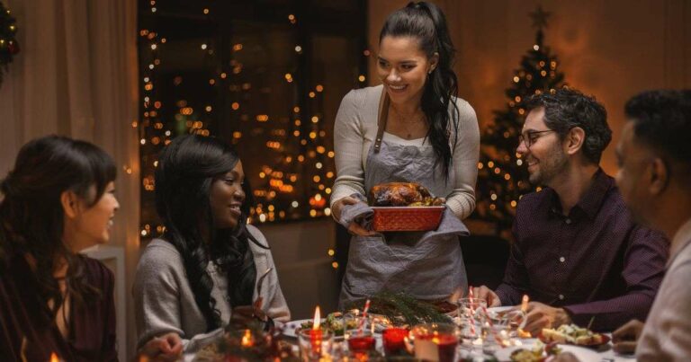 Avoid Stomach Aches: Expert Tips on When to Stop Eating During Holiday Meals