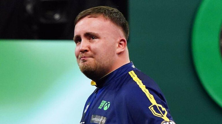 Luke Littler's Historic WM Opening Win: Emotional Moments for the Darts Prodigy