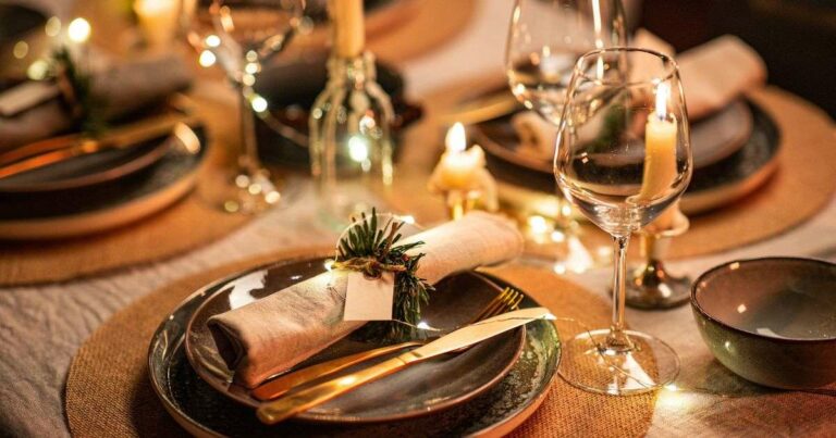 5 Surprising and Festive Tips from a Decorator for Your Christmas Table