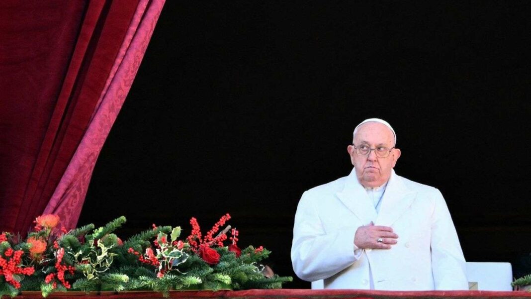 Pope Francis Urges Global Peace by Calling for an End to Armed Conflict This Christmas