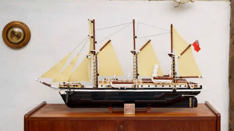 Discover the New Lego Sailing Ship Endurance (10335) with Complimentary Set in Historical Offer