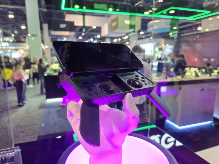 Exploring the M-Con: The Incredible Mobile Controller Designed by a YouTuber