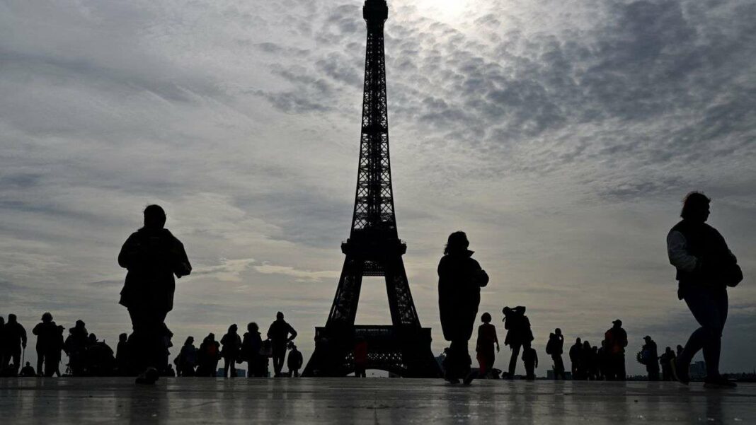 The Closure of Paris's Last Tourist Office: A Sign of the End for Traditional Visitor Centers?