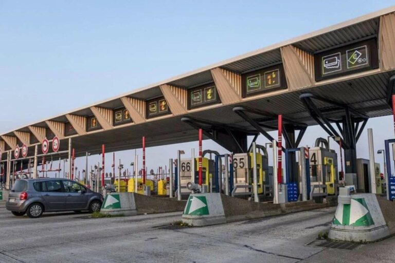 Emmanuel Macron Proposes Legal Changes for Mobile Toll Payments Following Controversy