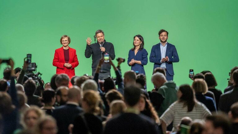 Green Party Congress: Attracting Support from the Merz Faction