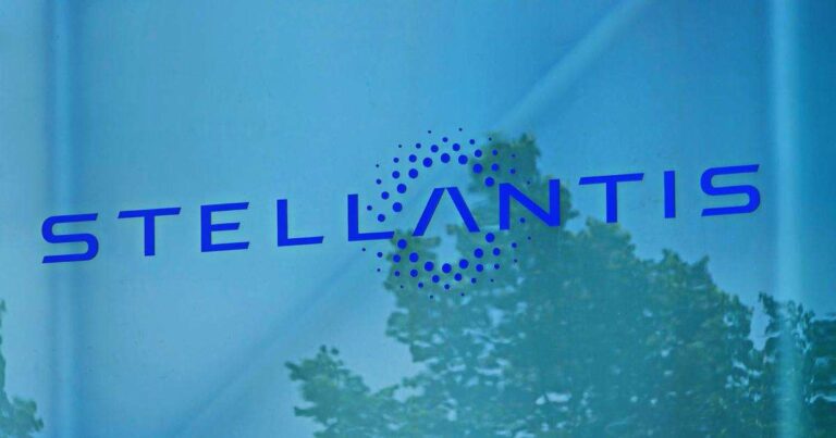 Stellantis Strengthens Management Structure Ahead of Transition from Carlos Tavares Leadership