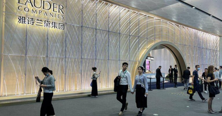 Estée Lauder Faces Challenges: Plans to Cut 5,800 to 7,000 Jobs Amid Stock Market Decline