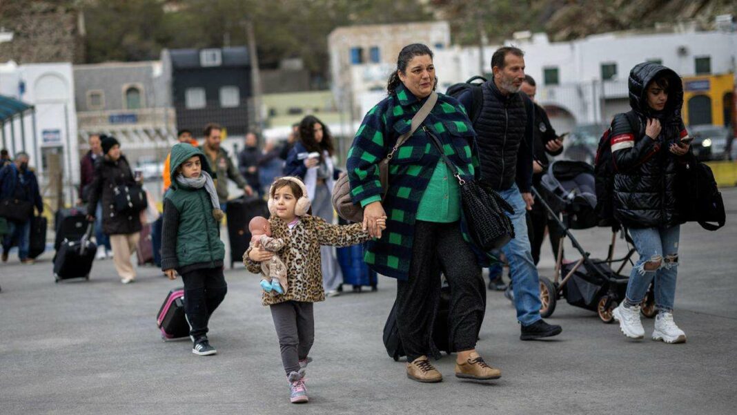 Mass Exodus from Santorini as Earthquakes Strike Every Five Minutes