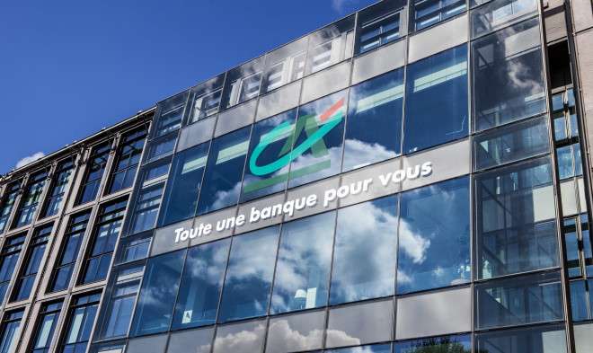 Crédit Agricole Surpasses Expectations with Record Year-End Results