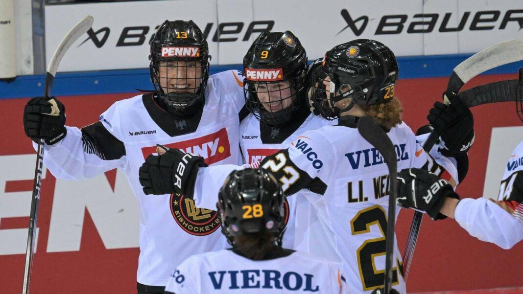 German Women's Ice Hockey Team Secures Second Victory Against Slovakia