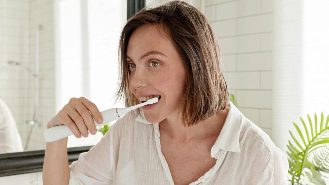 Achieve Strong Teeth with Effective Oral Care: Common Mistakes to Avoid