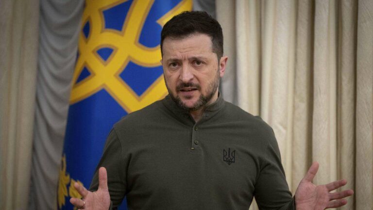 Ukraine's Outlook Post Trump-Putin Call: Zelensky's Hope vs. Experts' Skepticism