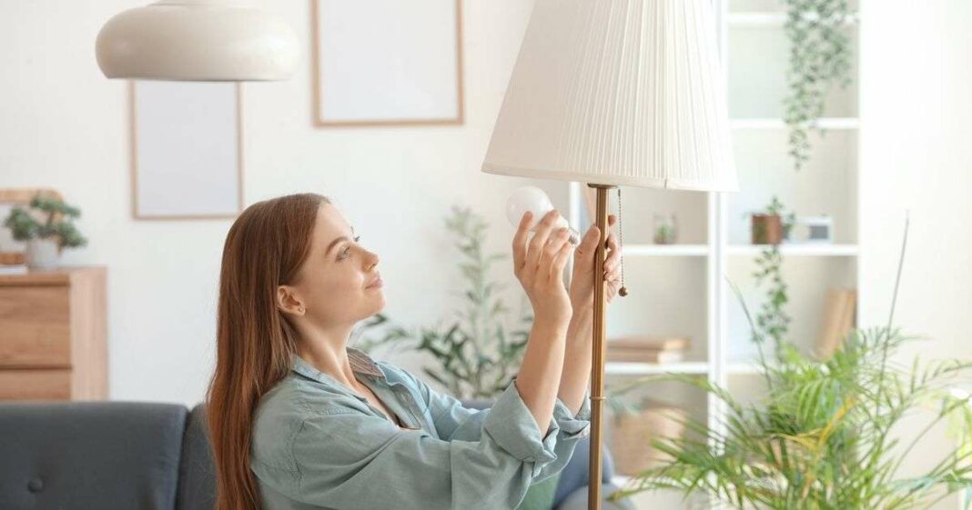 Discover the Stylish and Affordable IKEA Table Lamp Under 20 Euros That Everyone is Talking About