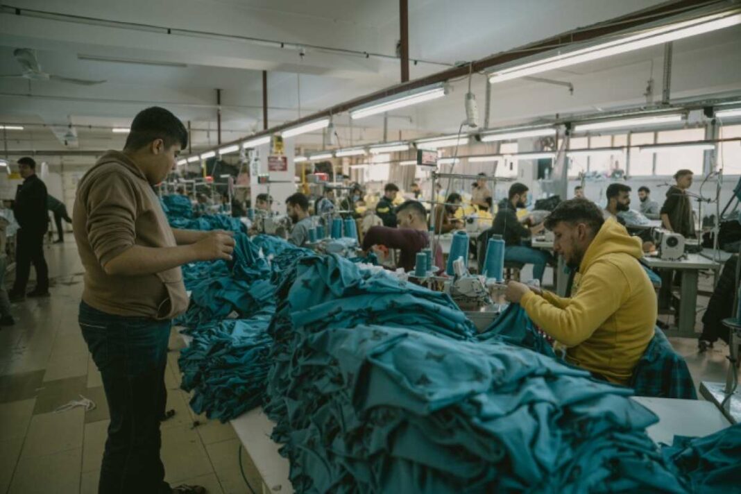 Concerns Grow in Turkey's Textile Industry Over Potential Exodus of Syrian Workers