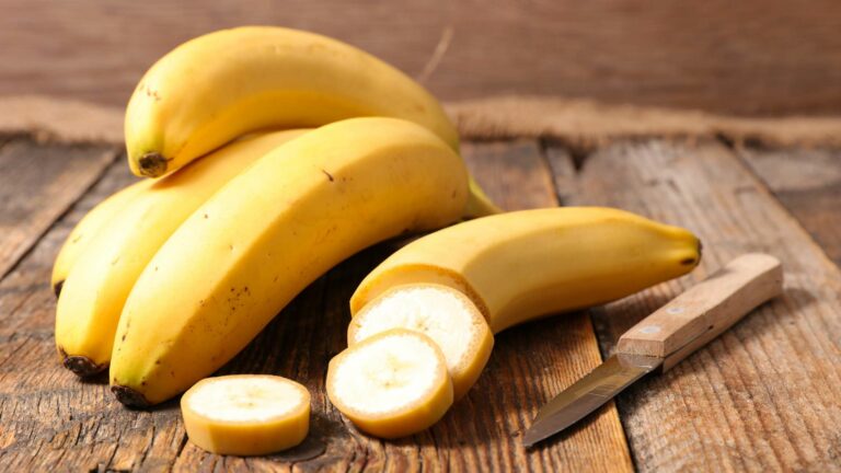 Optimal Banana Ripeness: Discover the Healthiest Choice - Green, Yellow, or Brown?