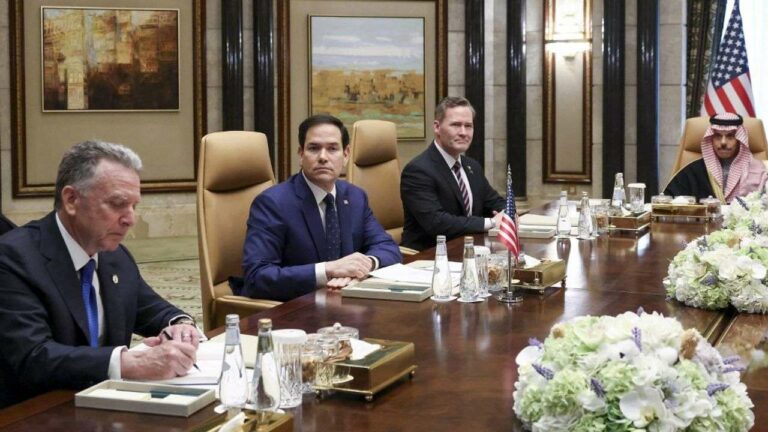 Marco Rubio Emerges as Key Diplomatic Figure in Russian-American Talks, Defying His Rival Trump