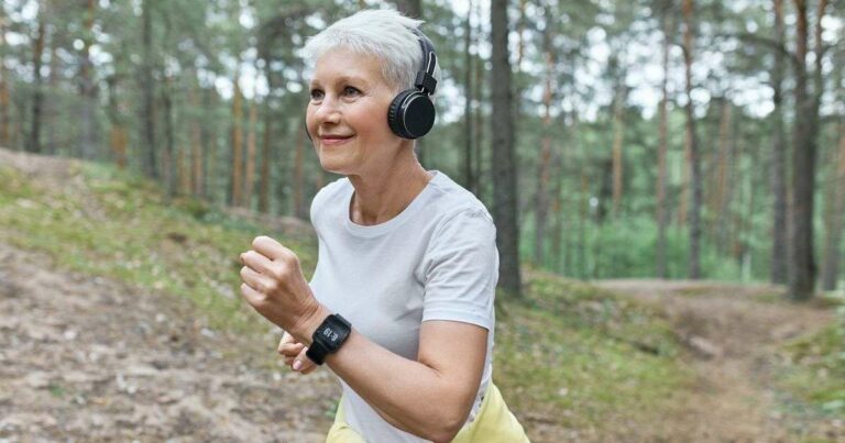 Optimal Walking Pace for Weight Loss: The Best Speed for Seniors Over 60