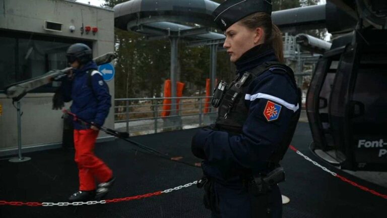 Gendarmes Target Drug Users on Ski Slopes in Font-Romeu: A Unique Initiative