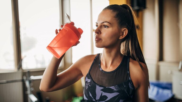 Fitness Beverage Guide: Avoid These Common Drinking Errors That Sabotage Your Training