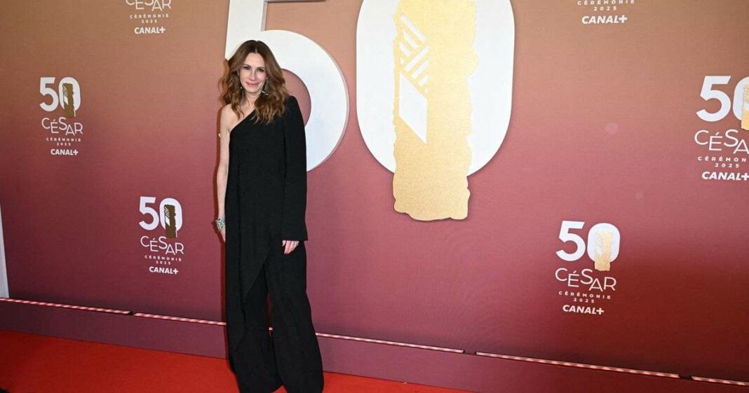 César Awards 2025: Julia Roberts Expresses Awe for French Actress at Ceremony