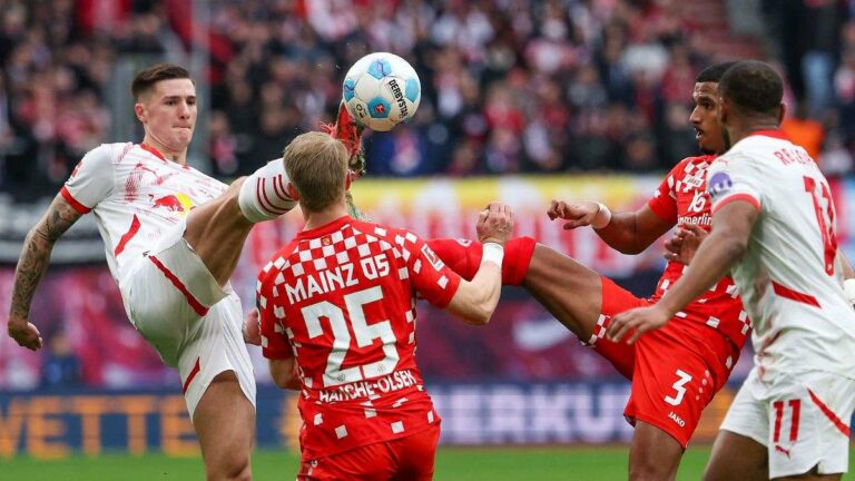 German Football: Five Matches Without a Home Victory - Rose and Leipzig Face a Descent into Darkness