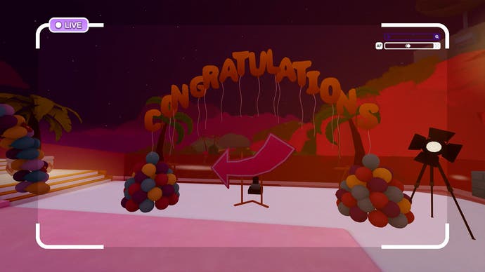Capture d'écran officielle de The Crush House montrant une scène avec des ballons et un panneau de félicitations