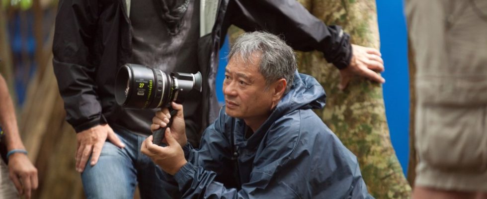 LIFE OF PI, director Ang Lee, on set, 2012. ph: Peter Sorel/TM and Copyright ©20th Century Fox Film Corp. All rights reserved./Courtesy Everett Collection