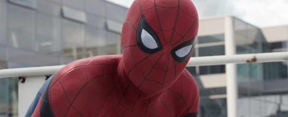 Apparemment, le costume Spider-Man de Tom Holland a un casque et sans lui, il dit que vous pouvez voir « à quel point la forme de sa tête est étrange »