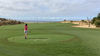 La golfeuse Diane Jackson frappe un gagnant sur le premier trou du parcours de golf de Quivira, à environ 10 minutes de navette de Pueblo Bonito Pacifica.  Jane Stevenson/Toronto Sun