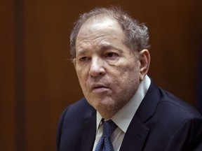 DOSSIER – L'ancien producteur de films Harvey Weinstein comparaît devant le tribunal de Los Angeles, le 4 octobre 2022.