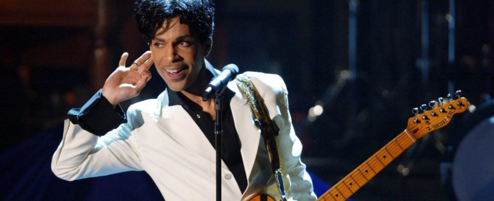 (EXCLUSIVE, Premium Rates Apply) Prince performs after being inducted into the Rock and Roll Hall of Fame  (Photo by Kevin Kane/WireImage)