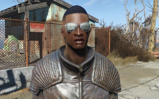 X6-88 de Fallout 4 portant des lunettes de soleil