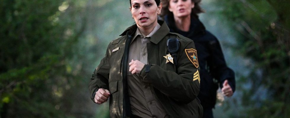 Pictured: Morena Baccarin as Sheriff Mickey Fox and Diane Farr as Sharon Leone running.
