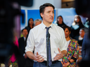 Le premier ministre Justin Trudeau prend la parole lors d'une annonce concernant les mesures du budget 2024 pour la jeunesse et l'éducation au Wanuskewin Heritage Park, près de Saskatoon, le mardi 23 avril 2024. 