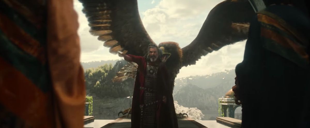 Pharazôn descend d'un aigle géant sur une plateforme et dégaine son épée dans le trailer de la saison 2 du Seigneur des Anneaux : Les Anneaux du Pouvoir