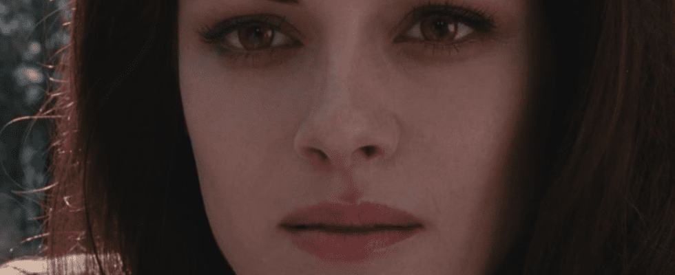 Kristen Stewart as a vampire in Twilight: Breaking Dawn Part 2