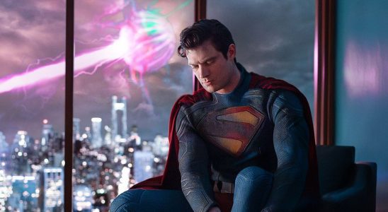 La première photo le confirme : le Superman de James Gunn portera ses sous-vêtements à l'extérieur