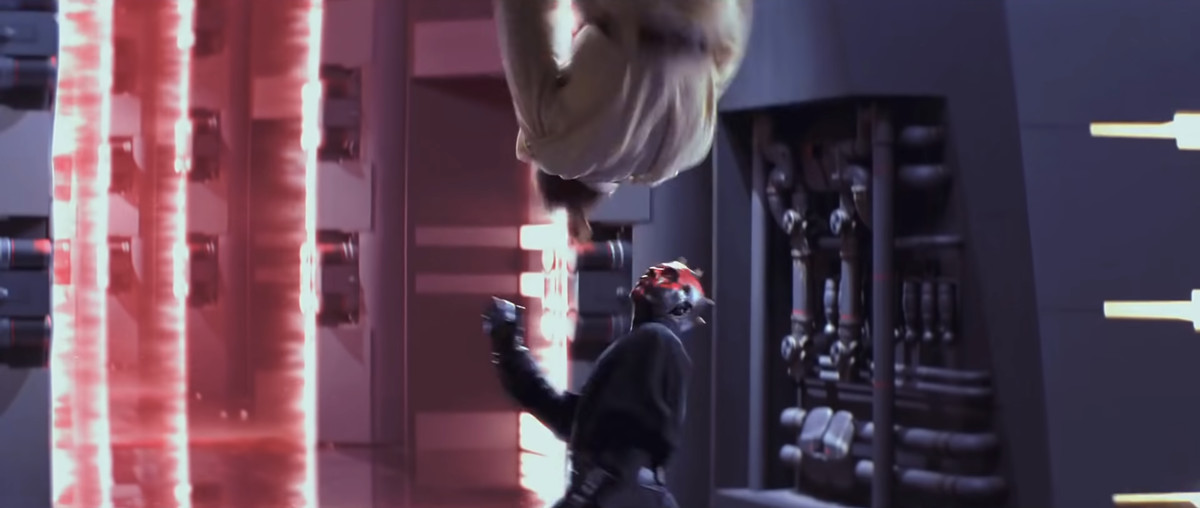 Obi-Wan est suspendu dans les airs au-dessus d'un Dark Maul déconcerté dans The Phantom Menace.