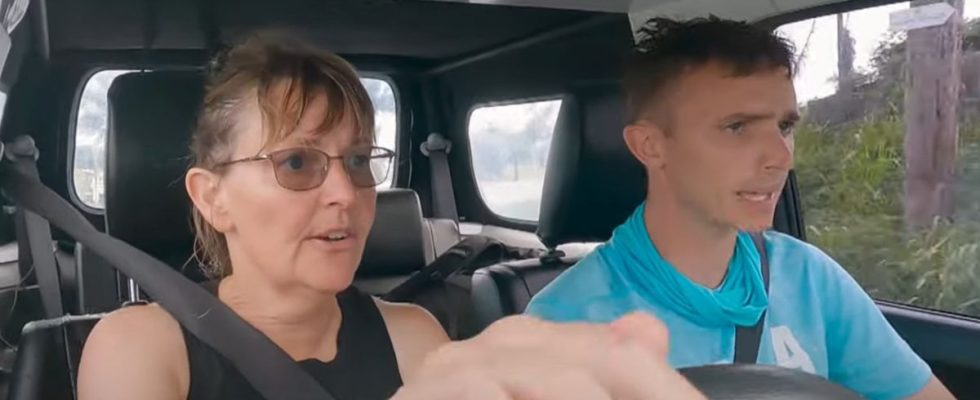 Angie And Danny drive to a Detour on The Amazing Race.