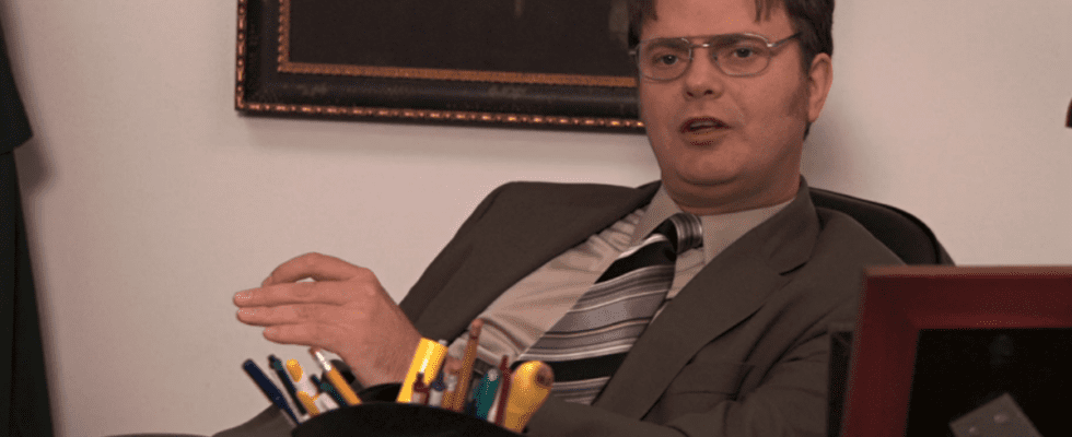 Rainn Wilson as Dwight Schrute talking while at his desk in The Office, Season 7, Episode 10
