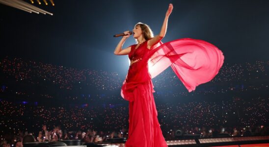 Taylor Swift se produit au Portugal pour la première fois et félicite le public pour son amour lors de la tournée Eras lors d'un discours émouvant : "Took My Breath Away"