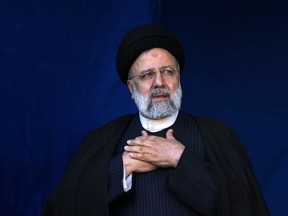 Un hélicoptère transportant le président iranien Ebrahim Raisi a subi un « atterrissage brutal » dimanche 19 mai 2024, a rapporté la télévision d'État iranienne, sans donner de précisions dans l'immédiat.