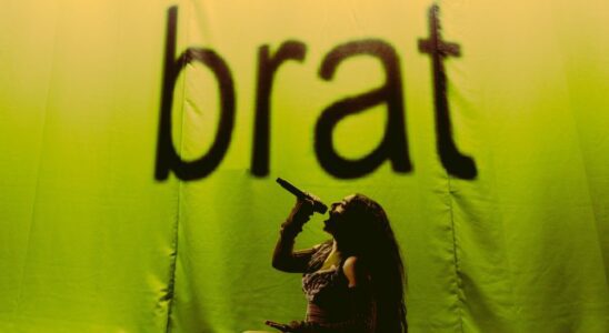 Charli XCX amène « Brat » à Brooklyn — avec Lorde, Matty Healy et bien d'autres — dans un éclat de rythmes et de lumières époustouflantes : revue de concert Plus de Variety Les plus populaires À lire absolument Abonnez-vous aux newsletters de Variety Plus de nos marques