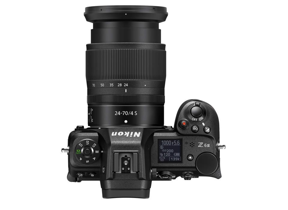 Le Z6 III de Nikon est le premier appareil photo sans miroir doté d'un capteur CMOS « partiellement empilé »