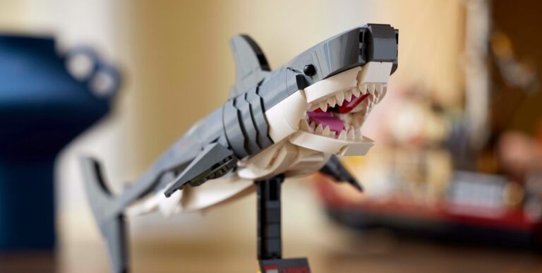 LEGO lance un nouvel ensemble Jaws et son tout premier « casse-briques »
