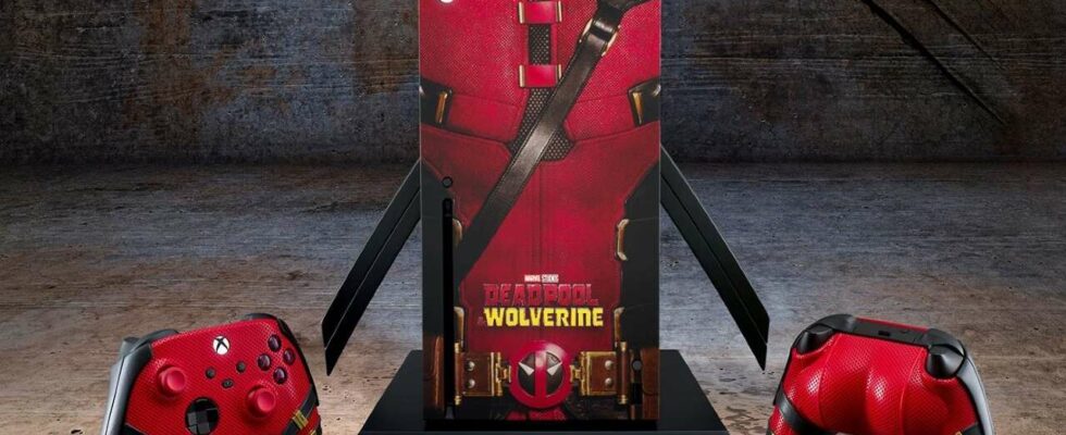 Cette Xbox spéciale Deadpool et Wolverine est livrée avec des katanas et des manettes Booty-ful