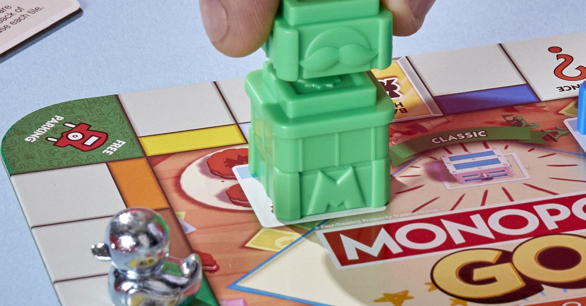 Hasbro crée un jeu de société Monopoly basé sur son jeu mobile basé sur le jeu de société
