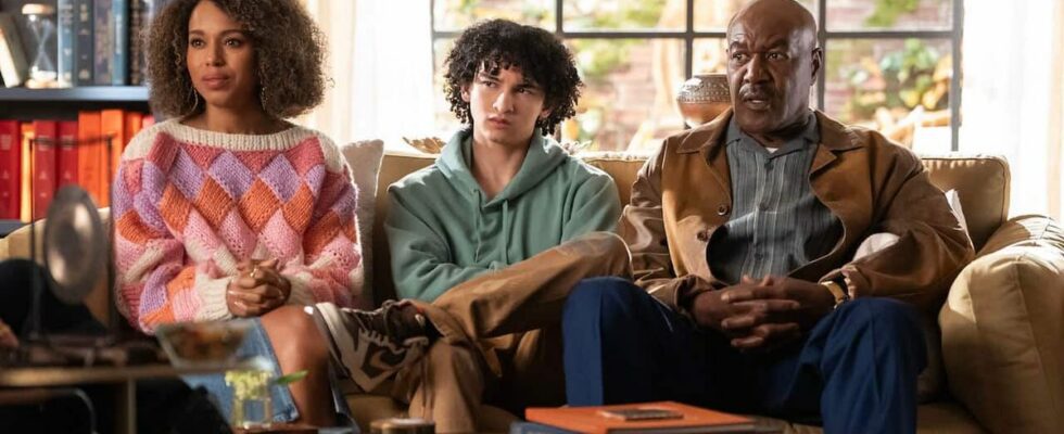 Paige, Finn and Edwin - played by Kerry Washington, Faly Rakotohavana, and Delroy Lindo - squeeze together on the therapist
