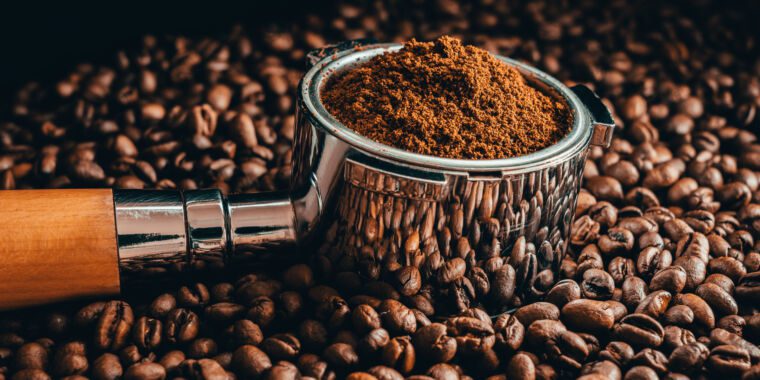 Un chimiste explique la chimie du café décaféiné